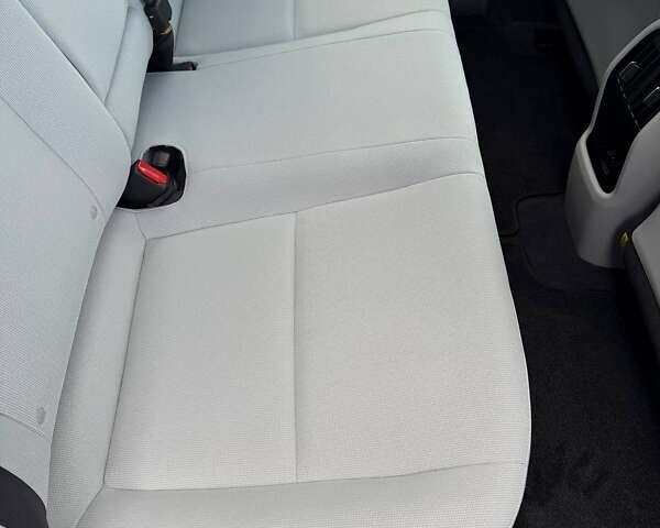 Серый Хендай Kona Electric, объемом двигателя 0 л и пробегом 4 тыс. км за 24999 $, фото 71 на Automoto.ua