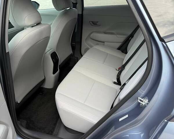 Серый Хендай Kona Electric, объемом двигателя 0 л и пробегом 4 тыс. км за 24999 $, фото 100 на Automoto.ua