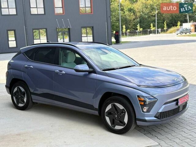 Серый Хендай Kona Electric, объемом двигателя 0 л и пробегом 4 тыс. км за 24999 $, фото 159 на Automoto.ua