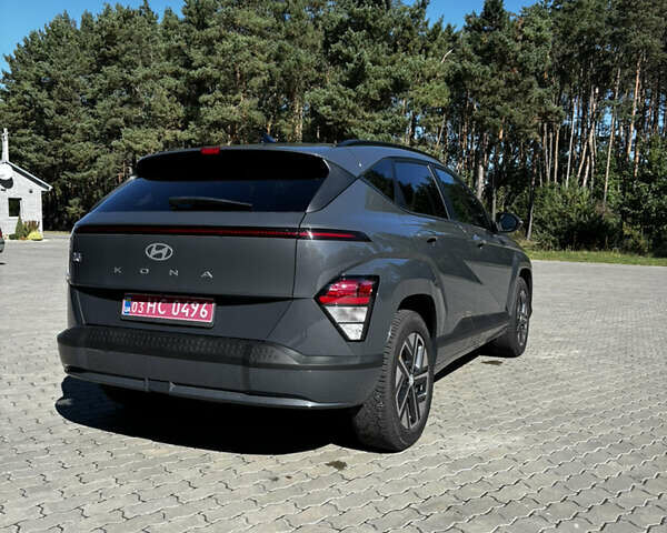 Серый Хендай Kona Electric, объемом двигателя 0 л и пробегом 28 тыс. км за 22900 $, фото 4 на Automoto.ua