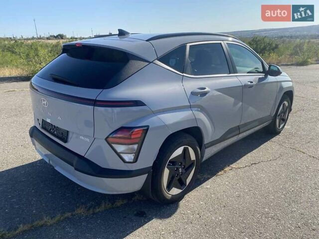 Сірий Хендай Kona Electric, об'ємом двигуна 0 л та пробігом 7 тис. км за 24499 $, фото 5 на Automoto.ua