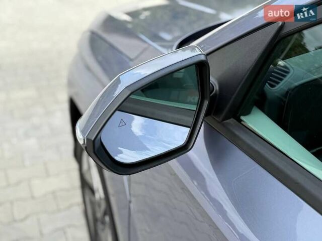 Серый Хендай Kona Electric, объемом двигателя 0 л и пробегом 4 тыс. км за 24999 $, фото 5 на Automoto.ua