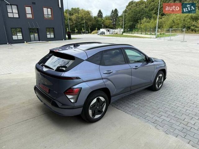 Серый Хендай Kona Electric, объемом двигателя 0 л и пробегом 4 тыс. км за 24999 $, фото 50 на Automoto.ua
