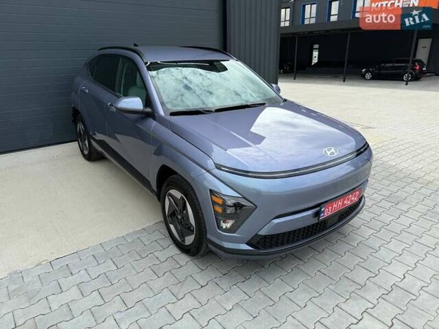 Серый Хендай Kona Electric, объемом двигателя 0 л и пробегом 4 тыс. км за 24999 $, фото 42 на Automoto.ua