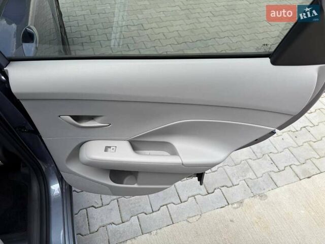 Серый Хендай Kona Electric, объемом двигателя 0 л и пробегом 4 тыс. км за 24999 $, фото 66 на Automoto.ua