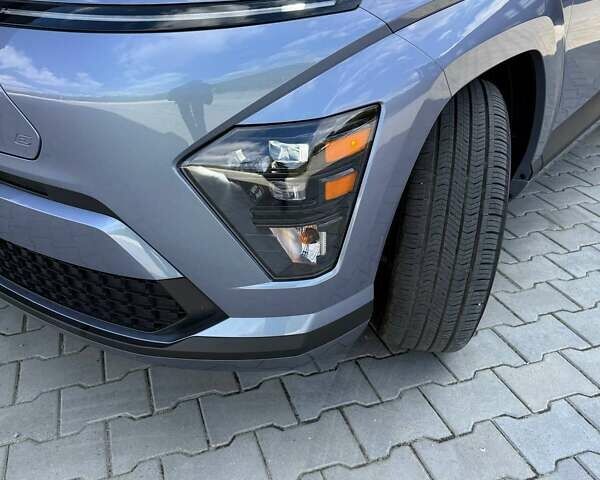 Серый Хендай Kona Electric, объемом двигателя 0 л и пробегом 4 тыс. км за 24999 $, фото 168 на Automoto.ua