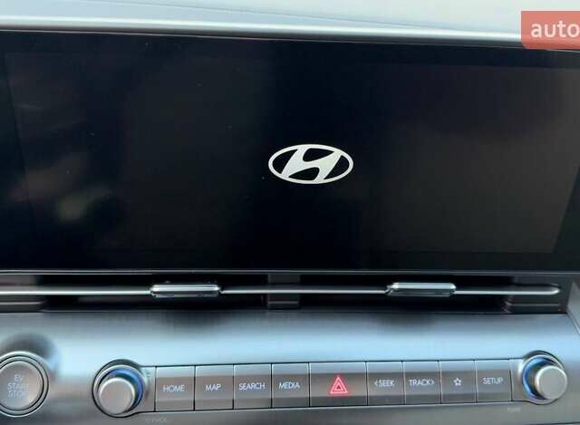 Серый Хендай Kona Electric, объемом двигателя 0 л и пробегом 4 тыс. км за 24999 $, фото 141 на Automoto.ua