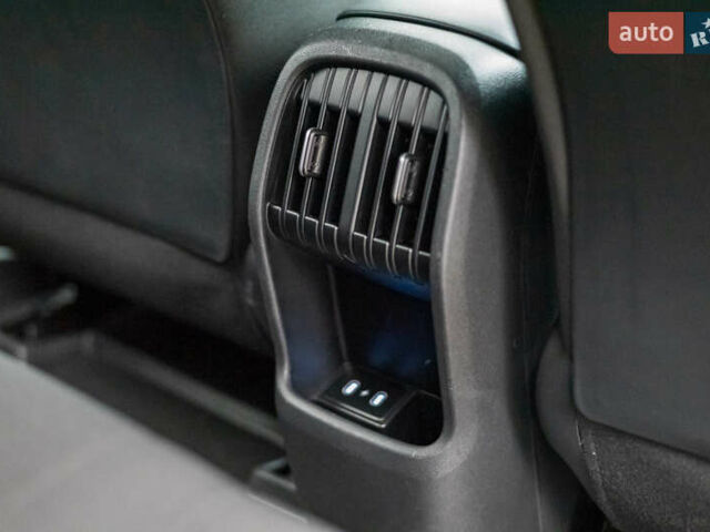 Серый Хендай Kona Electric, объемом двигателя 0 л и пробегом 25 тыс. км за 22700 $, фото 29 на Automoto.ua