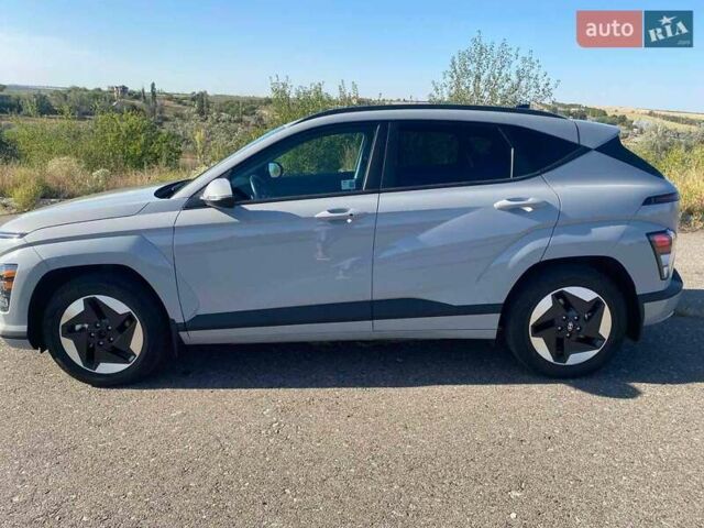 Сірий Хендай Kona Electric, об'ємом двигуна 0 л та пробігом 7 тис. км за 24499 $, фото 1 на Automoto.ua