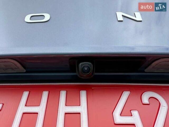 Серый Хендай Kona Electric, объемом двигателя 0 л и пробегом 4 тыс. км за 24999 $, фото 57 на Automoto.ua