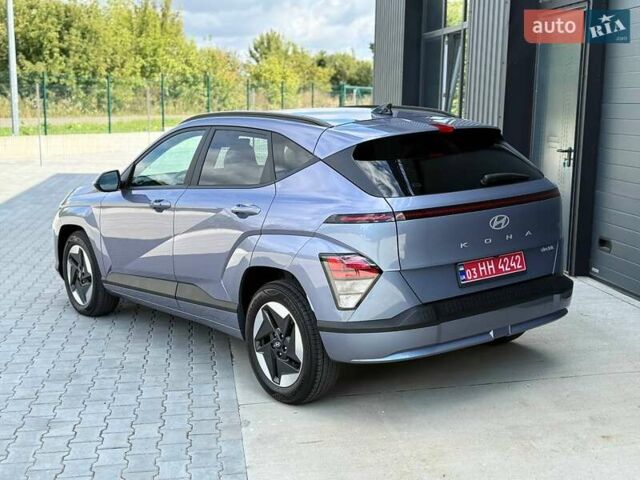 Серый Хендай Kona Electric, объемом двигателя 0 л и пробегом 4 тыс. км за 24999 $, фото 160 на Automoto.ua