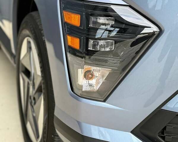 Серый Хендай Kona Electric, объемом двигателя 0 л и пробегом 4 тыс. км за 24999 $, фото 41 на Automoto.ua