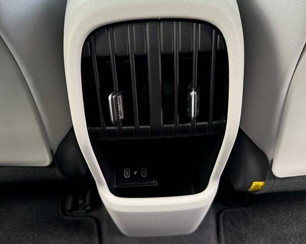 Серый Хендай Kona Electric, объемом двигателя 0 л и пробегом 4 тыс. км за 24999 $, фото 74 на Automoto.ua