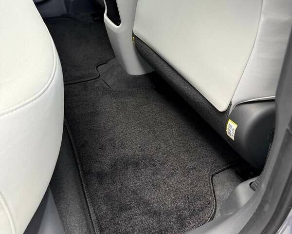 Серый Хендай Kona Electric, объемом двигателя 0 л и пробегом 4 тыс. км за 24999 $, фото 75 на Automoto.ua