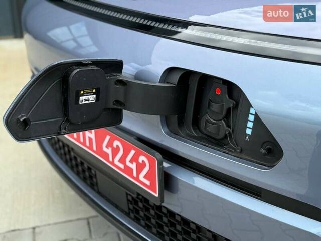 Серый Хендай Kona Electric, объемом двигателя 0 л и пробегом 4 тыс. км за 24999 $, фото 33 на Automoto.ua