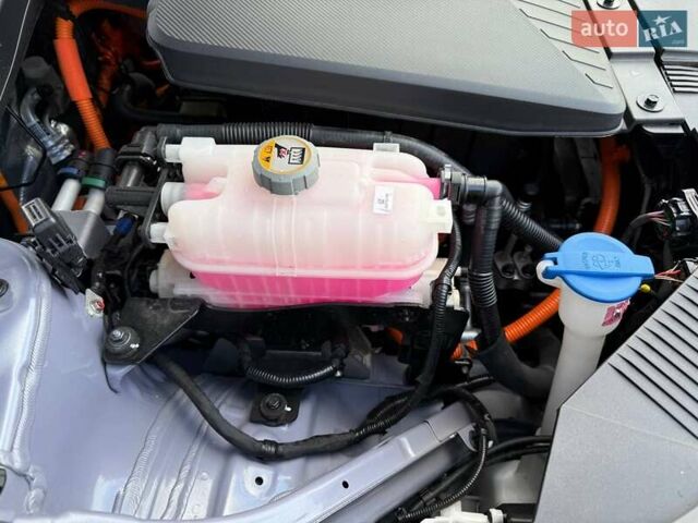 Серый Хендай Kona Electric, объемом двигателя 0 л и пробегом 4 тыс. км за 24999 $, фото 147 на Automoto.ua