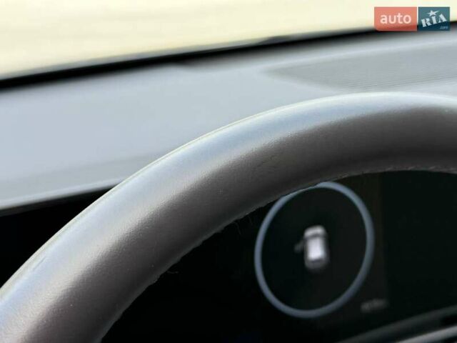 Серый Хендай Kona Electric, объемом двигателя 0 л и пробегом 4 тыс. км за 24999 $, фото 120 на Automoto.ua