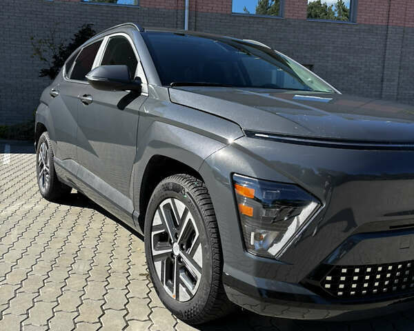 Серый Хендай Kona Electric, объемом двигателя 0 л и пробегом 28 тыс. км за 22900 $, фото 1 на Automoto.ua
