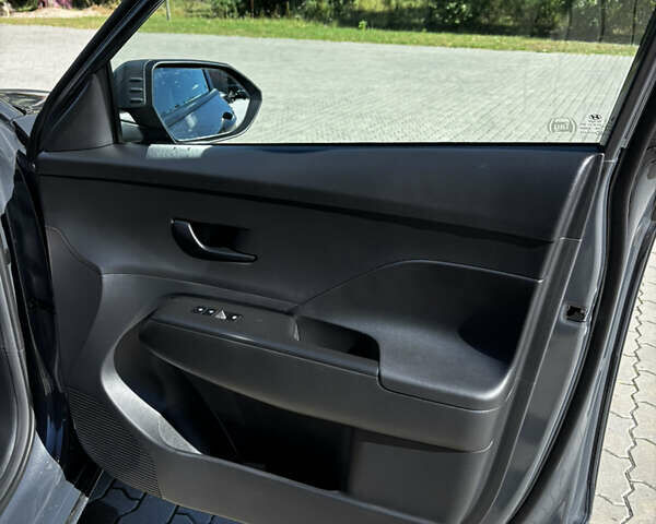 Серый Хендай Kona Electric, объемом двигателя 0 л и пробегом 28 тыс. км за 22900 $, фото 22 на Automoto.ua