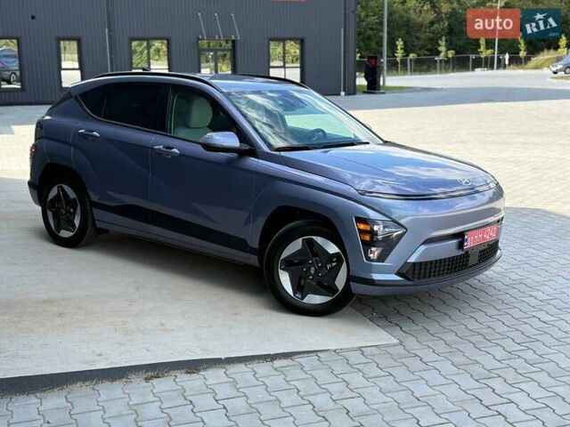 Серый Хендай Kona Electric, объемом двигателя 0 л и пробегом 4 тыс. км за 24999 $, фото 170 на Automoto.ua