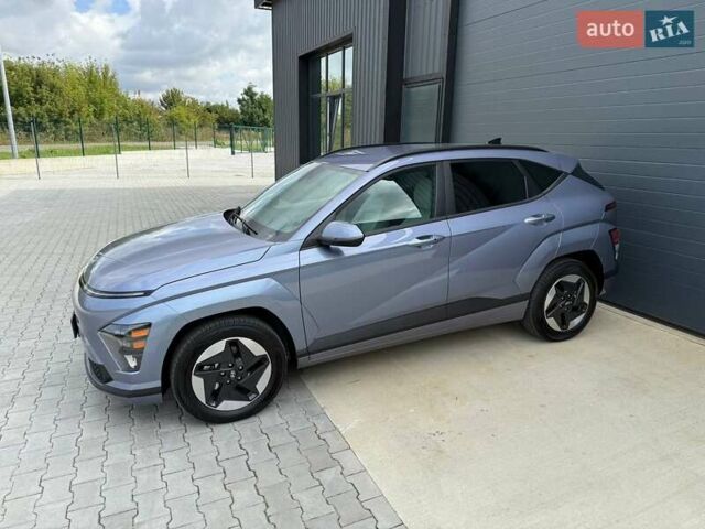 Серый Хендай Kona Electric, объемом двигателя 0 л и пробегом 4 тыс. км за 24999 $, фото 49 на Automoto.ua