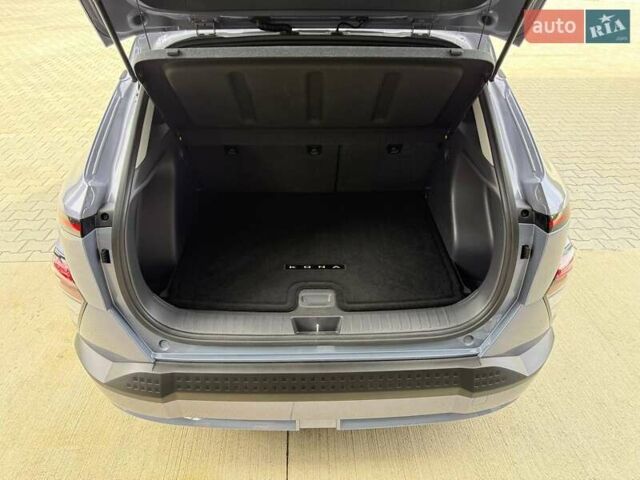Серый Хендай Kona Electric, объемом двигателя 0 л и пробегом 4 тыс. км за 24999 $, фото 17 на Automoto.ua