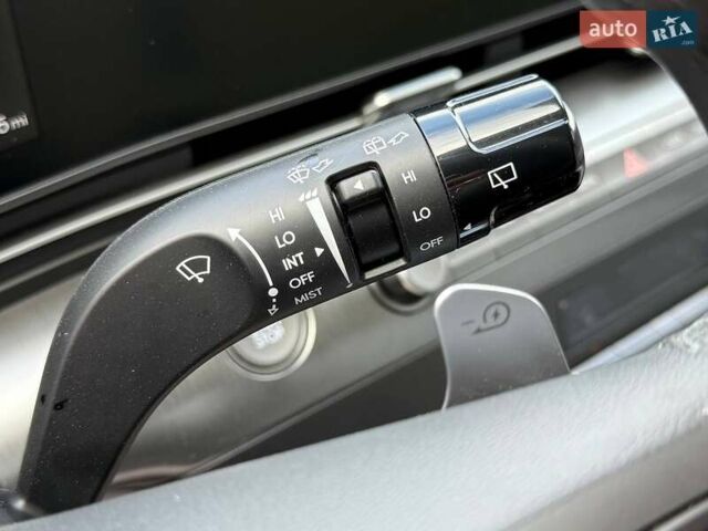 Серый Хендай Kona Electric, объемом двигателя 0 л и пробегом 4 тыс. км за 24999 $, фото 121 на Automoto.ua