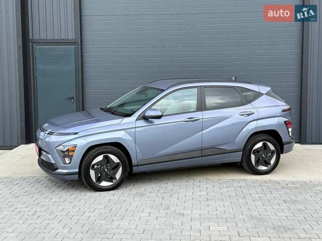Серый Хендай Kona Electric, объемом двигателя 0 л и пробегом 4 тыс. км за 24999 $, фото 19 на Automoto.ua