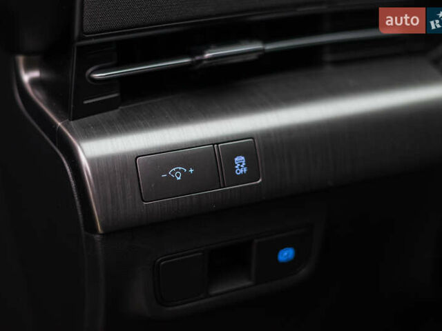 Серый Хендай Kona Electric, объемом двигателя 0 л и пробегом 25 тыс. км за 22700 $, фото 15 на Automoto.ua