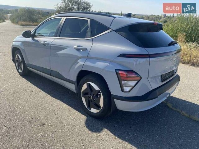 Сірий Хендай Kona Electric, об'ємом двигуна 0 л та пробігом 7 тис. км за 24499 $, фото 10 на Automoto.ua