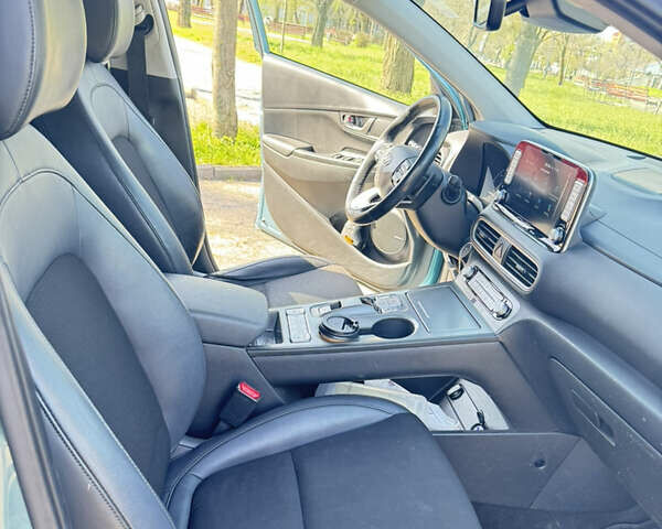 Синій Хендай Kona Electric, об'ємом двигуна 0 л та пробігом 189 тис. км за 16500 $, фото 16 на Automoto.ua
