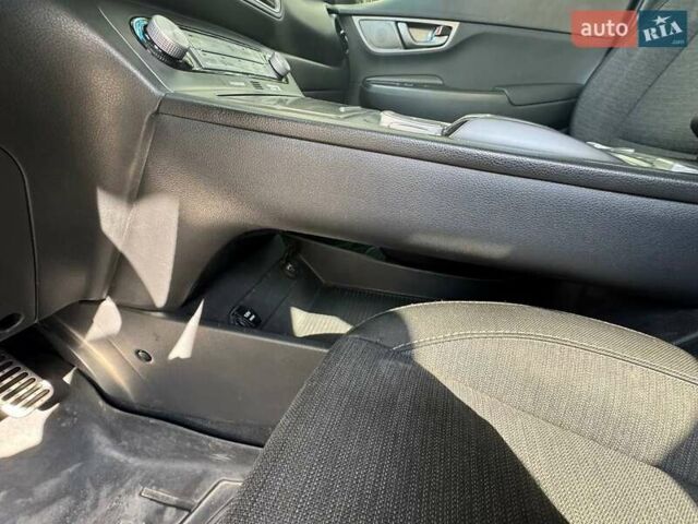 Синій Хендай Kona Electric, об'ємом двигуна 0 л та пробігом 140 тис. км за 17500 $, фото 17 на Automoto.ua