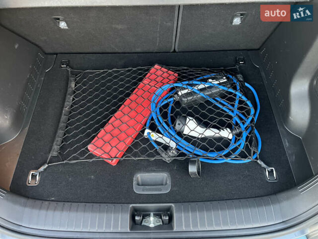 Синий Хендай Kona Electric, объемом двигателя 0 л и пробегом 127 тыс. км за 16400 $, фото 30 на Automoto.ua