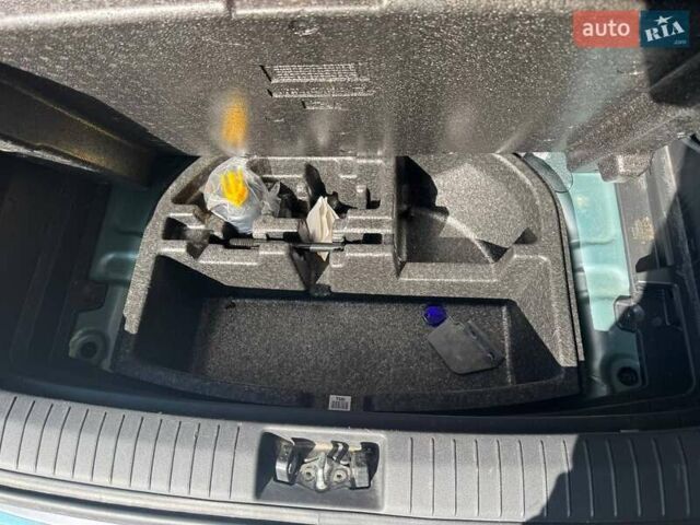 Синій Хендай Kona Electric, об'ємом двигуна 0 л та пробігом 140 тис. км за 17500 $, фото 28 на Automoto.ua