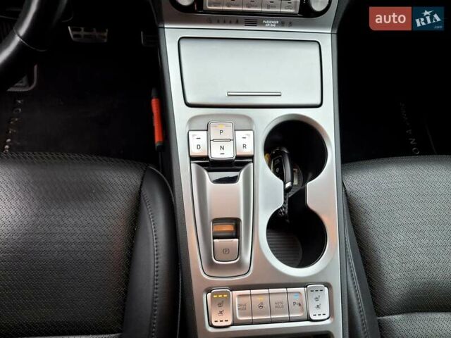 Синий Хендай Kona Electric, объемом двигателя 0 л и пробегом 107 тыс. км за 18400 $, фото 19 на Automoto.ua