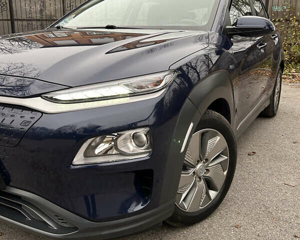 Синий Хендай Kona Electric, объемом двигателя 0 л и пробегом 118 тыс. км за 16780 $, фото 7 на Automoto.ua