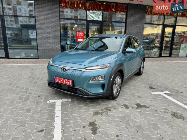 Синий Хендай Kona Electric, объемом двигателя 0 л и пробегом 134 тыс. км за 17800 $, фото 2 на Automoto.ua