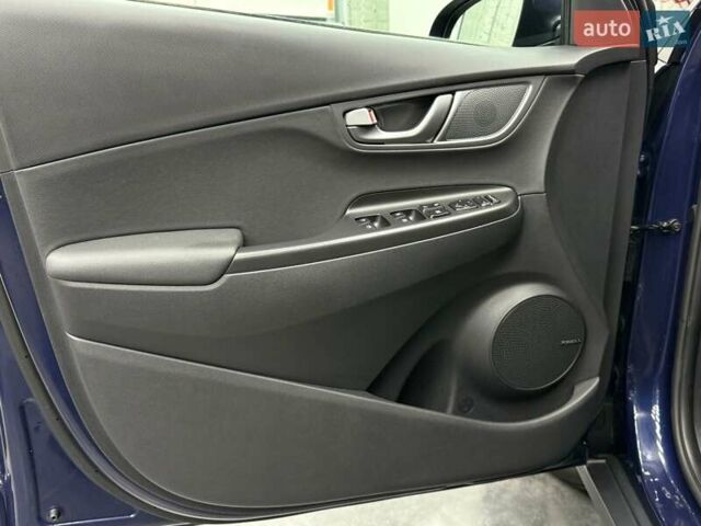 Синий Хендай Kona Electric, объемом двигателя 0 л и пробегом 116 тыс. км за 17604 $, фото 13 на Automoto.ua