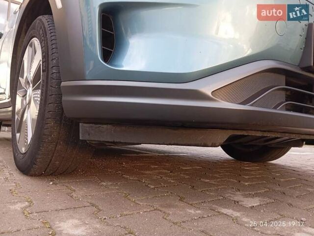 Синий Хендай Kona Electric, объемом двигателя 0 л и пробегом 35 тыс. км за 14850 $, фото 16 на Automoto.ua