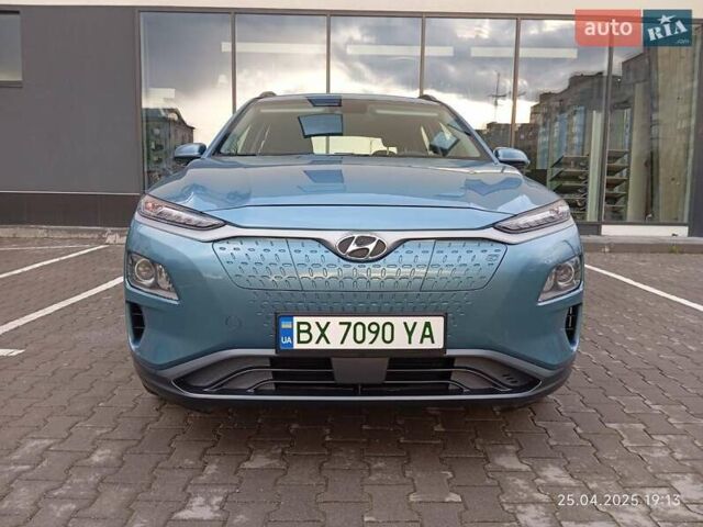 Синий Хендай Kona Electric, объемом двигателя 0 л и пробегом 35 тыс. км за 14850 $, фото 1 на Automoto.ua