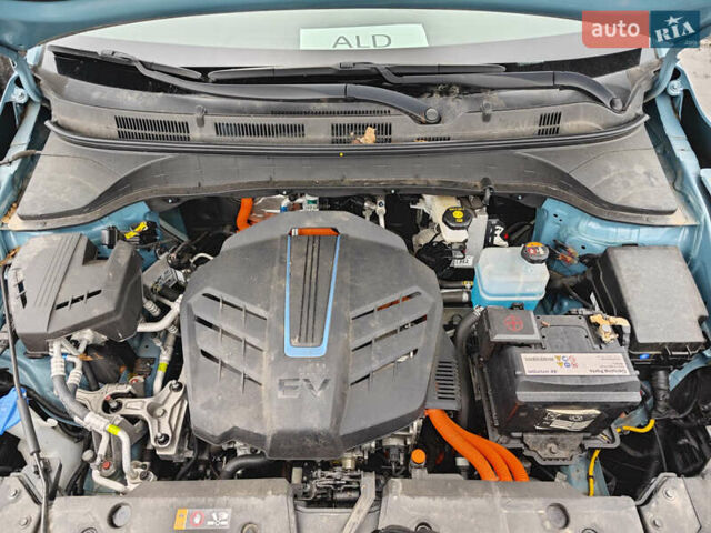 Синий Хендай Kona Electric, объемом двигателя 0 л и пробегом 38 тыс. км за 18800 $, фото 9 на Automoto.ua