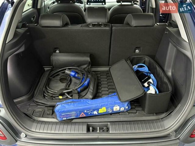 Синий Хендай Kona Electric, объемом двигателя 0 л и пробегом 116 тыс. км за 17604 $, фото 36 на Automoto.ua