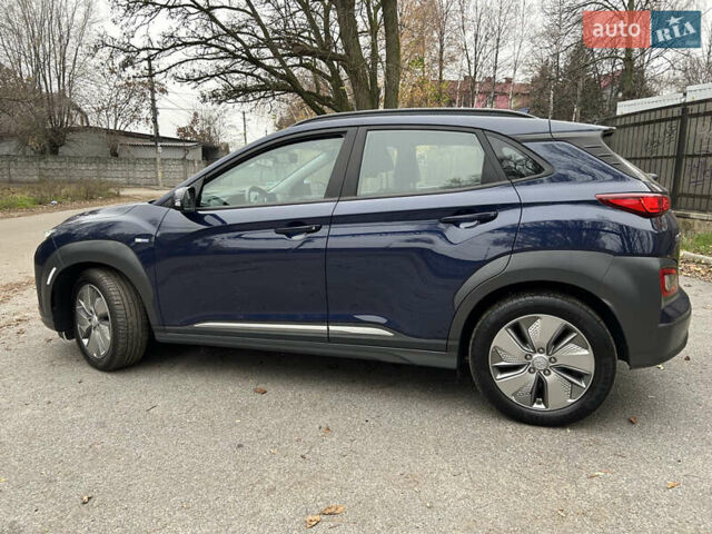 Синий Хендай Kona Electric, объемом двигателя 0 л и пробегом 118 тыс. км за 16780 $, фото 3 на Automoto.ua