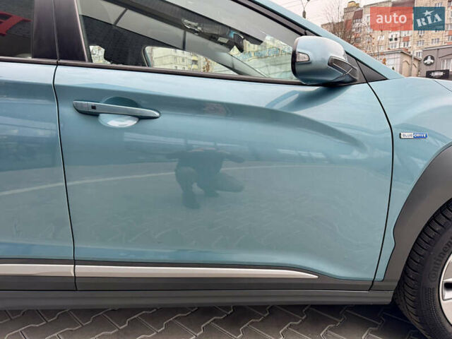 Синий Хендай Kona Electric, объемом двигателя 0 л и пробегом 134 тыс. км за 17800 $, фото 21 на Automoto.ua