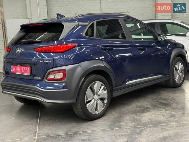 Синий Хендай Kona Electric, объемом двигателя 0 л и пробегом 128 тыс. км за 17625 $, фото 3 на Automoto.ua