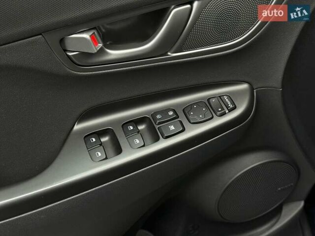 Синий Хендай Kona Electric, объемом двигателя 0 л и пробегом 116 тыс. км за 17604 $, фото 14 на Automoto.ua