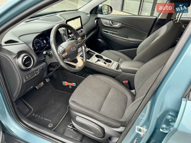 Синий Хендай Kona Electric, объемом двигателя 0 л и пробегом 134 тыс. км за 17800 $, фото 30 на Automoto.ua