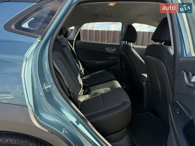 Синий Хендай Kona Electric, объемом двигателя 0 л и пробегом 165 тыс. км за 16800 $, фото 17 на Automoto.ua