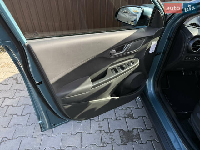 Синий Хендай Kona Electric, объемом двигателя 0 л и пробегом 165 тыс. км за 16800 $, фото 18 на Automoto.ua