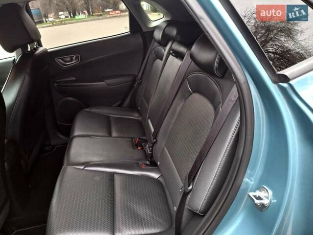 Синий Хендай Kona Electric, объемом двигателя 0 л и пробегом 107 тыс. км за 18400 $, фото 23 на Automoto.ua